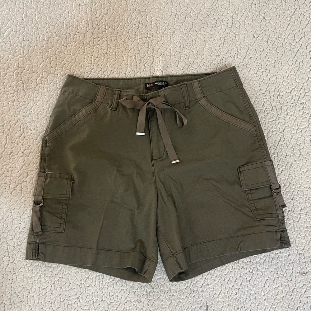 Lee Olive Green Mid Rise Regular Fit Drawstring D-Ring Cargo Shorts Size 8,10/10